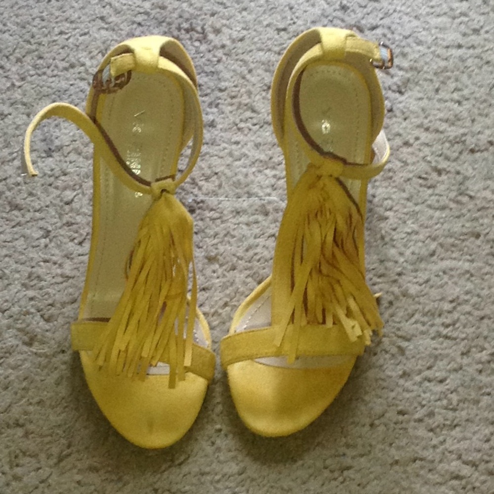 Via Pinky Collection heel